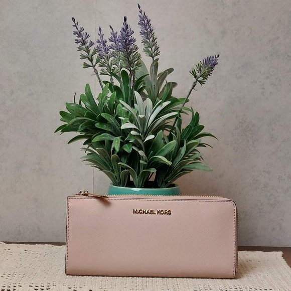 NWT MICHAEL KORS JET SET TRAVEL LARGE SAFFIANO QUARTER ZIP WALLET (POWDER BLUSH) - Picture 4 of 14